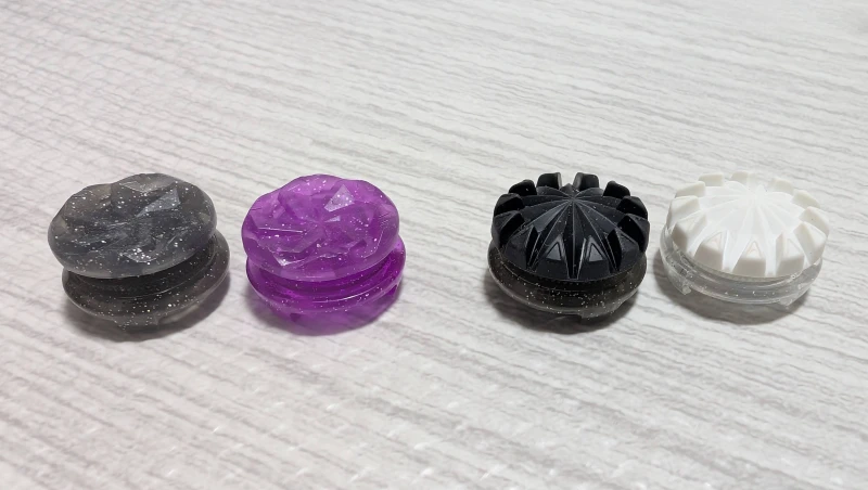 凸型派はモノトーン、凹型派はaoiV2限定版