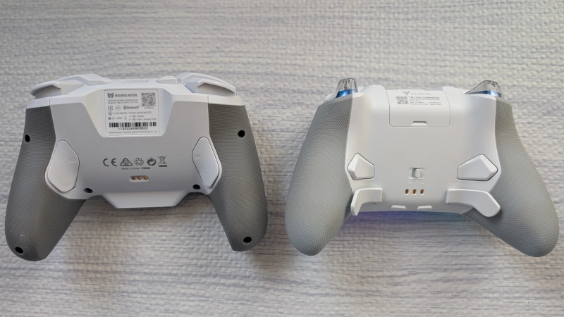 blitz2とAPEX5の背面ボタン比較